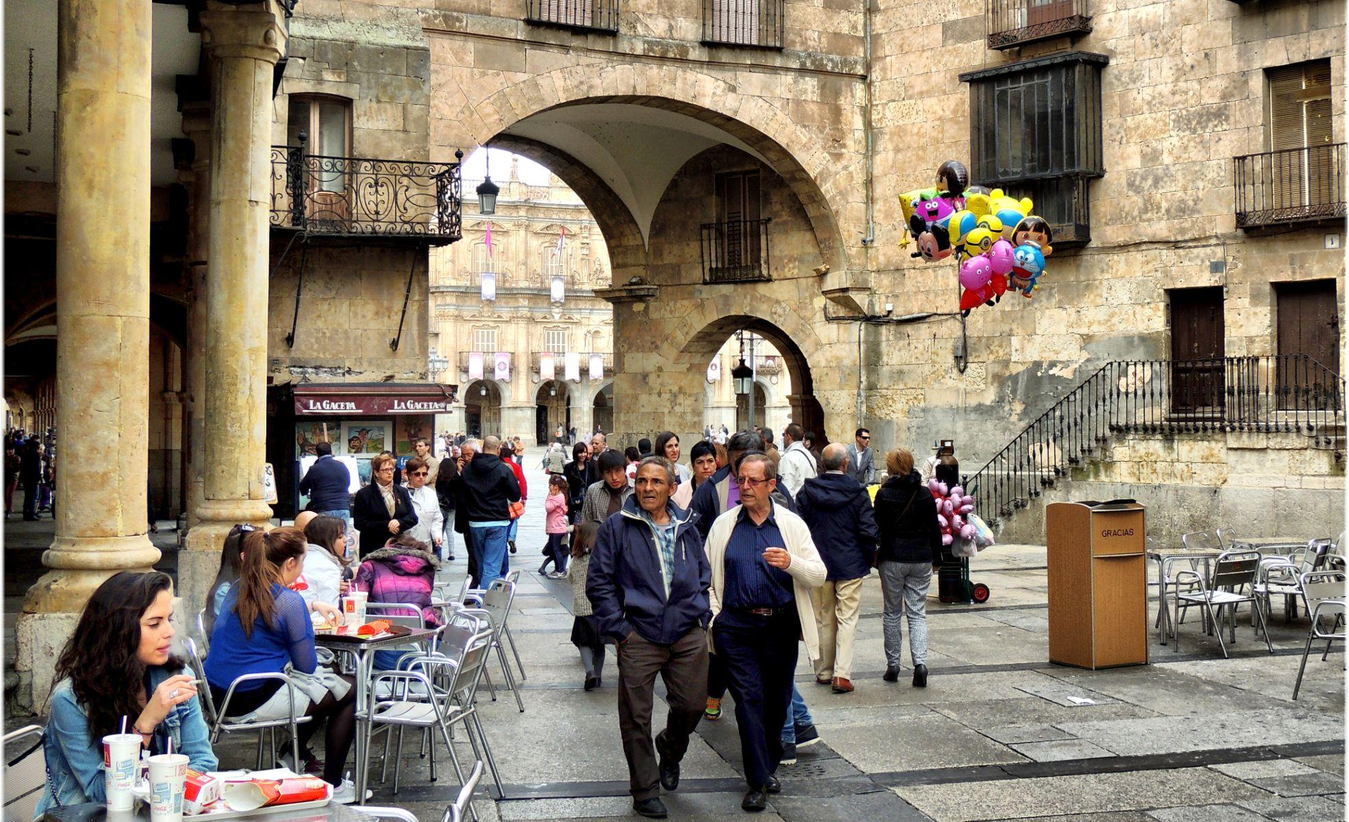 Salamanca mit Kindern